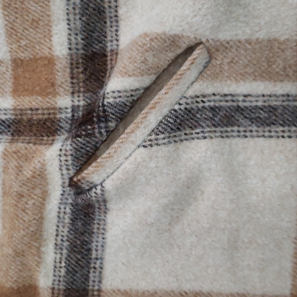 Vintage Tan and Brown Plaid Wool Zipper Closure Cape - Picture 4 of 9